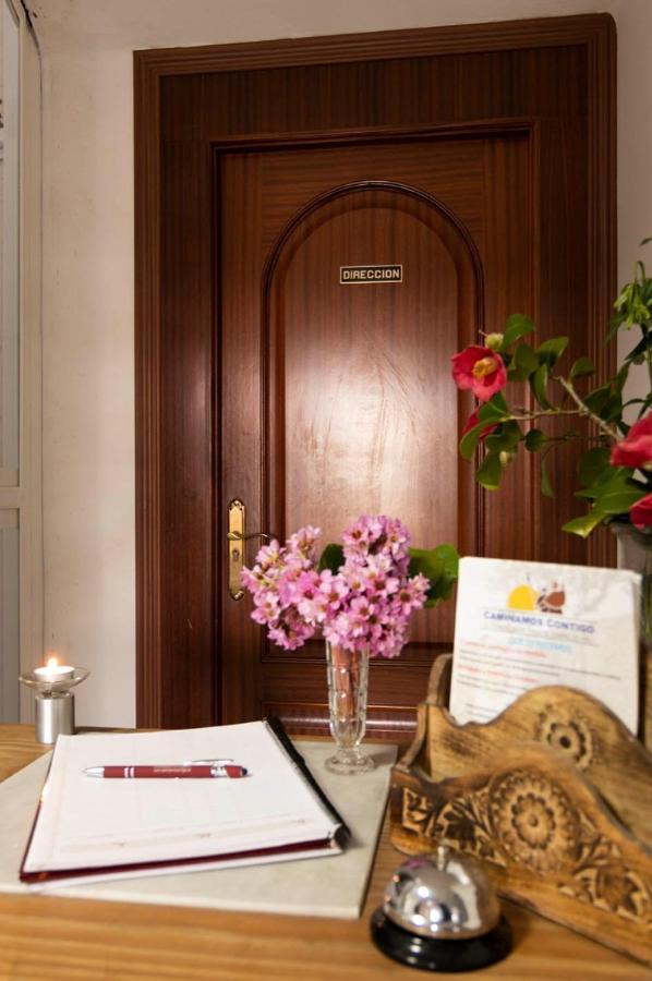 Hostal San Cristobal - Pontedeume ภายนอก รูปภาพ