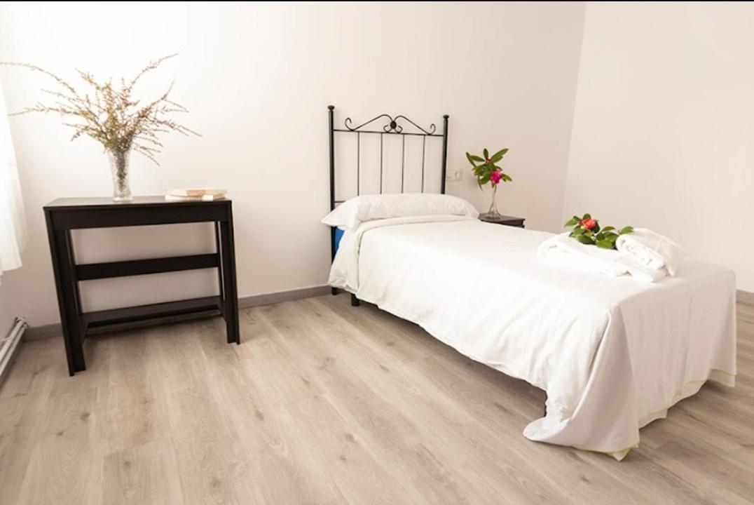 Hostal San Cristobal - Pontedeume ภายนอก รูปภาพ
