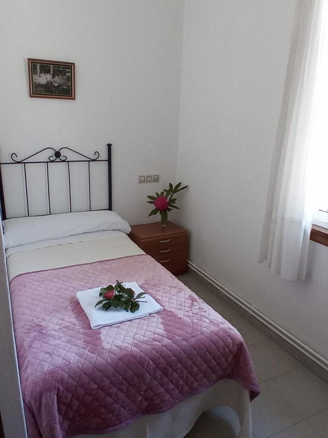 Hostal San Cristobal - Pontedeume ภายนอก รูปภาพ