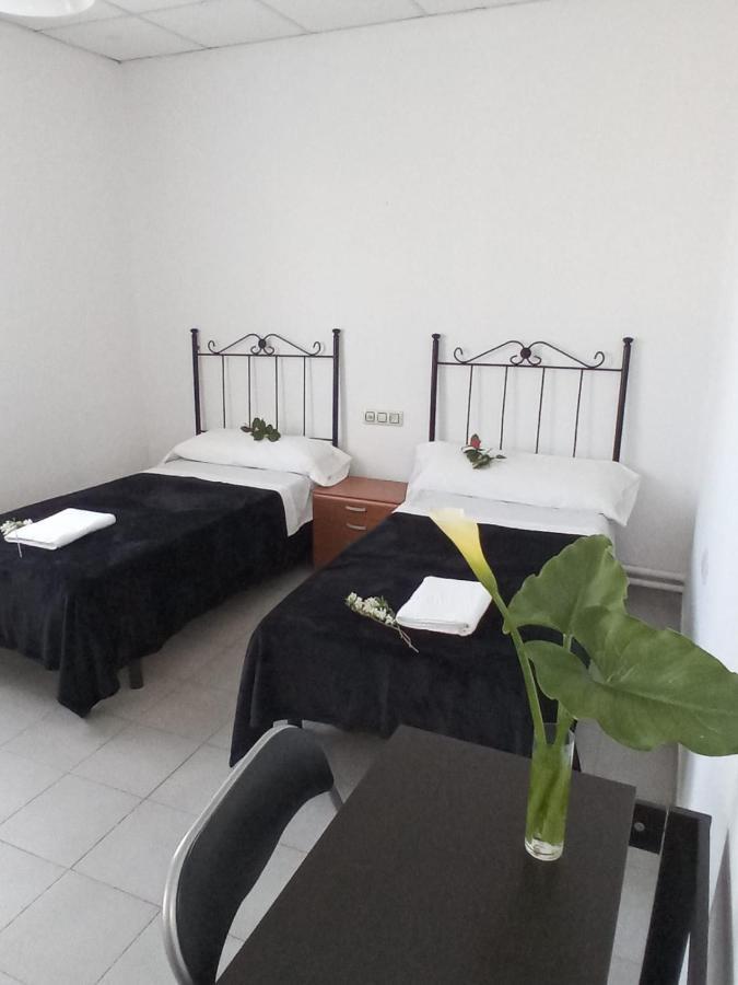 Hostal San Cristobal - Pontedeume ภายนอก รูปภาพ