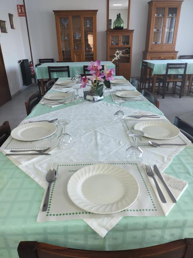 Hostal San Cristobal - Pontedeume ภายนอก รูปภาพ