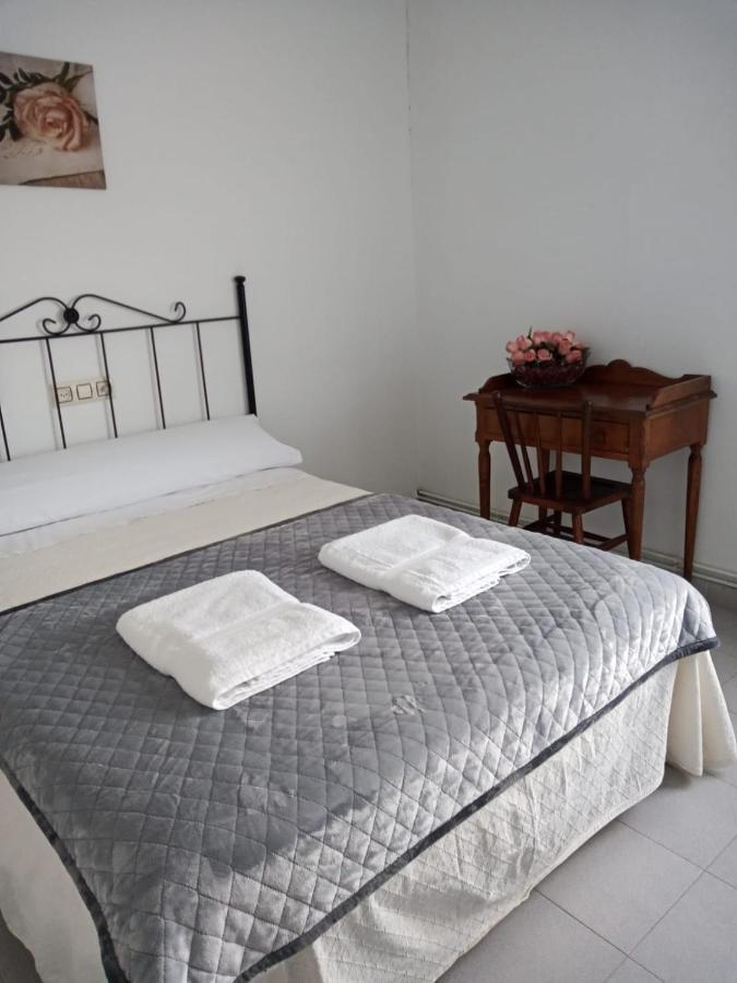 Hostal San Cristobal - Pontedeume ภายนอก รูปภาพ