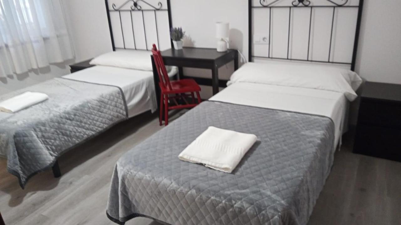 Hostal San Cristobal - Pontedeume ภายนอก รูปภาพ