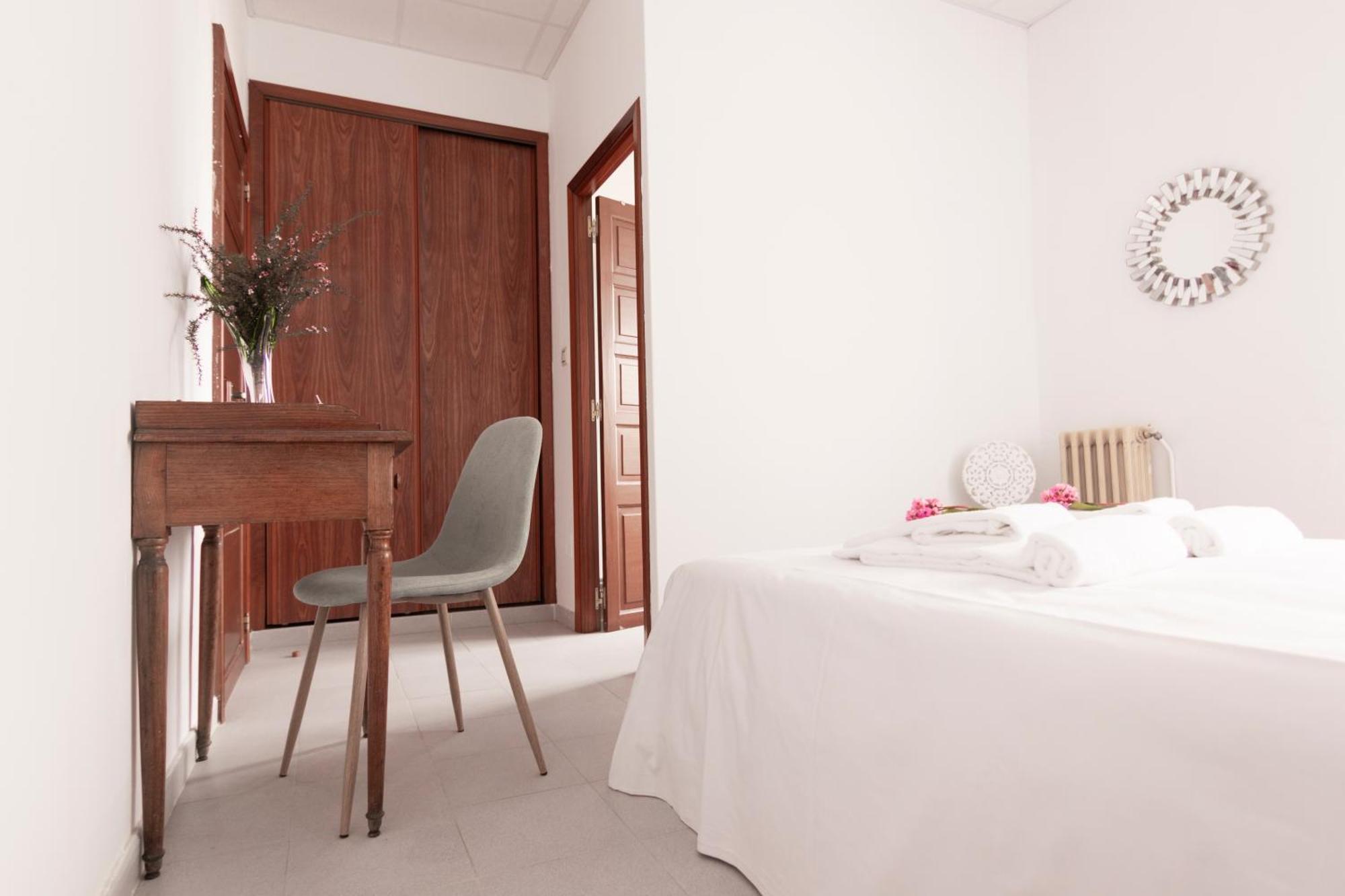 Hostal San Cristobal - Pontedeume ภายนอก รูปภาพ