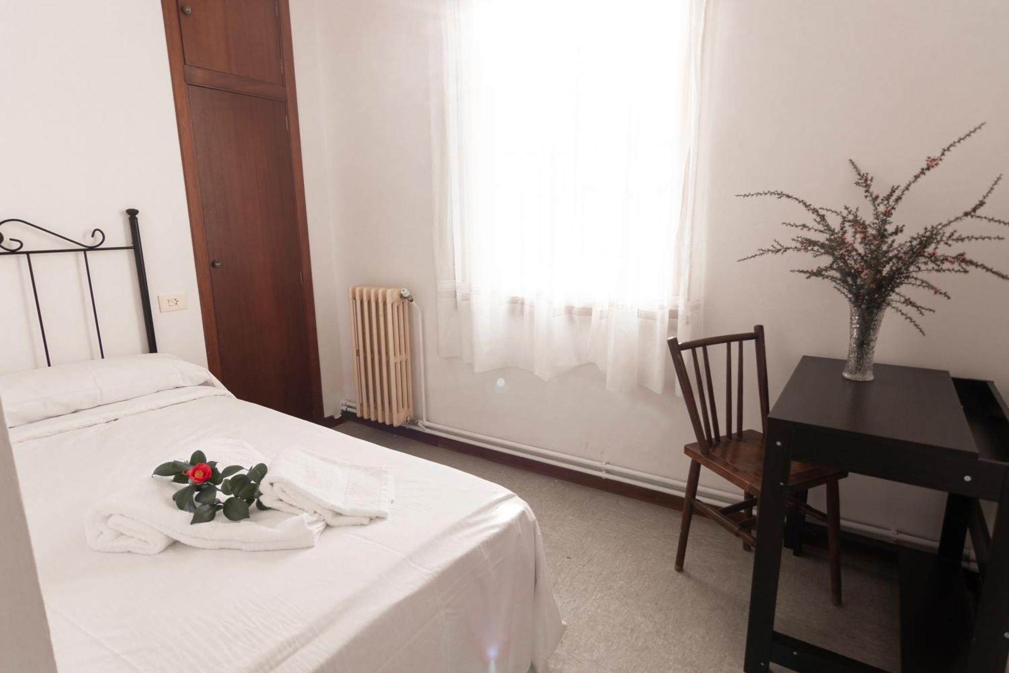 Hostal San Cristobal - Pontedeume ภายนอก รูปภาพ